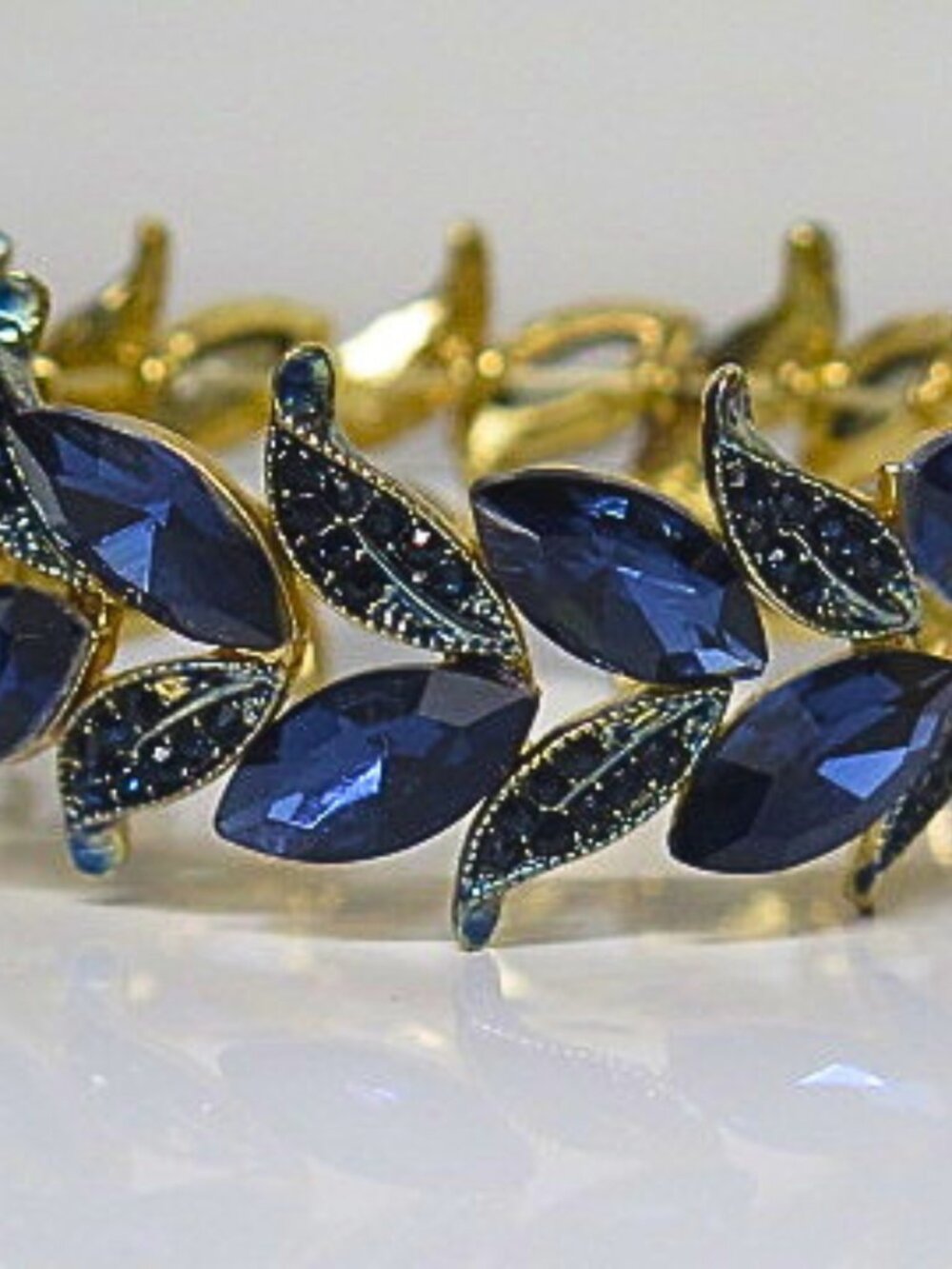 Estate Gold Tone Navy Blue Crystal Leaf Stretch Statement Bracelet - Picture 6 of 6